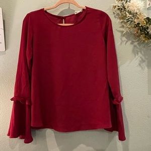 143 Story top size small